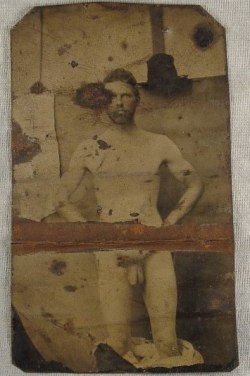 nic19087:  attilioworld:  jafcord:  extremely rare erotic tintype of a nude civil War soldier  Bellissimo ricordo   Visit me at:  Nic’s Spot