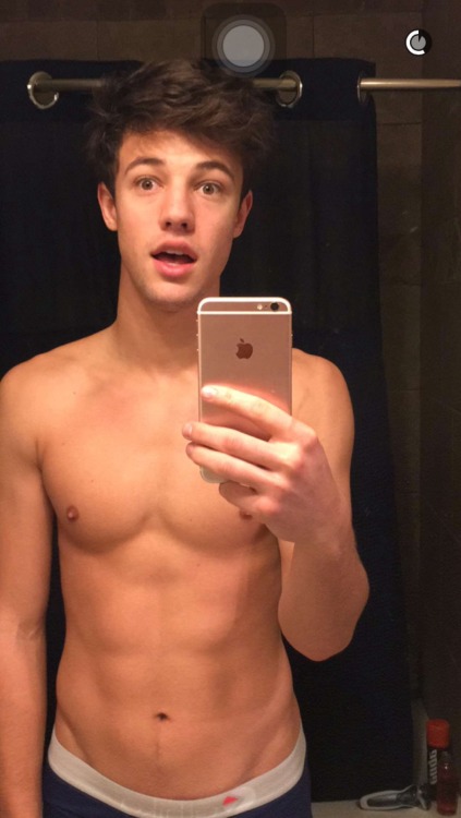 boysnicestuff: Cameron Dallas