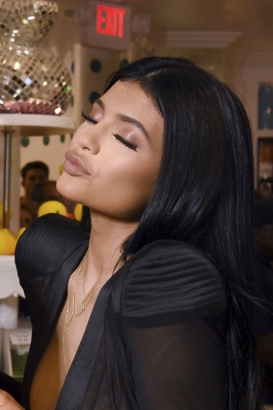 kyliekristenjenner-daily:  Babygirl