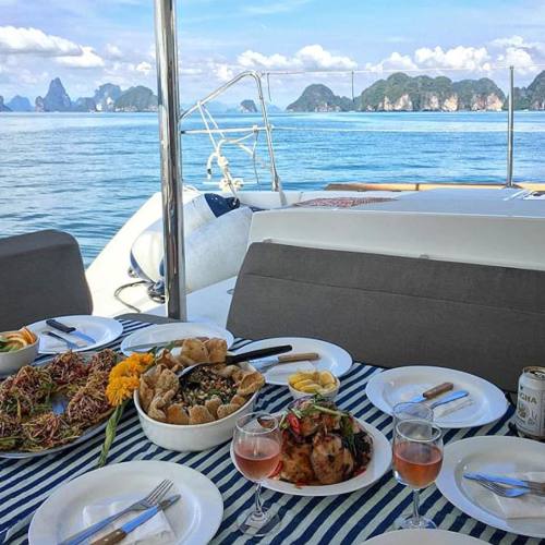 #DispatchFrom @thesailingcollective lunching aboard the Lagoon 45 in Thailand! #TravelerEats #Goals!