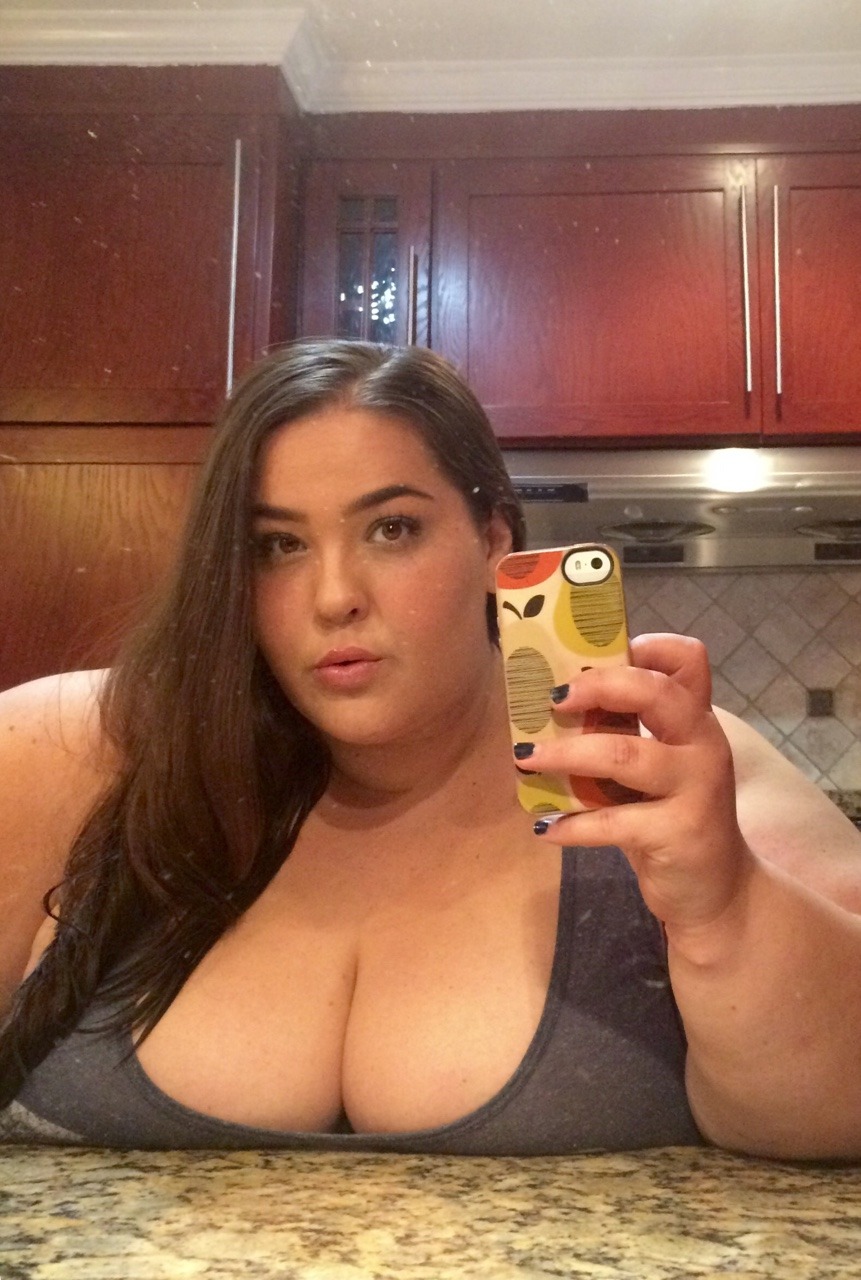 So many Asks these days!  Not enough pictures. Have some random selfies from the