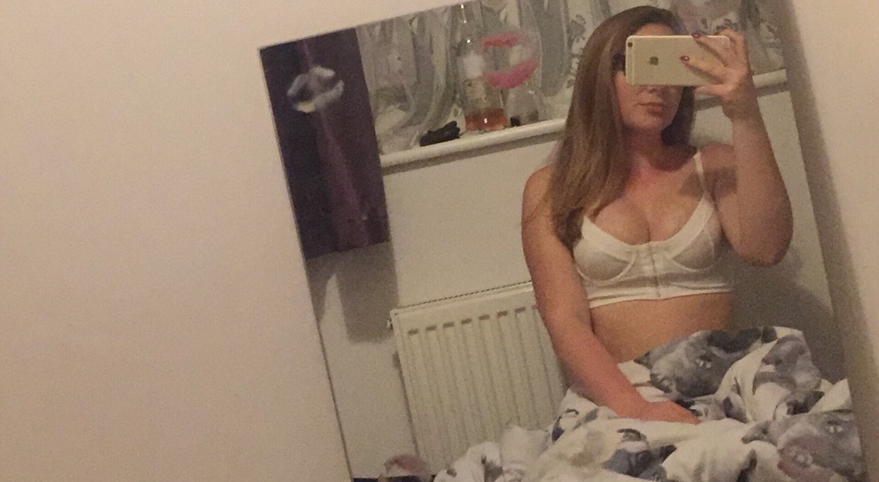 omgdaddymakemewet:  I can be a bad bad girl😈👅