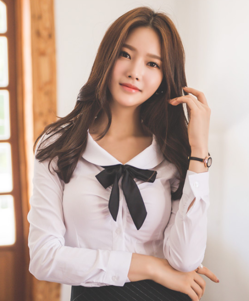 Blouse: 51,000 ₩