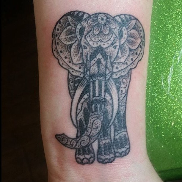 22 Amazing Small Elephant Women Tattoo Ideas - Styleoholic