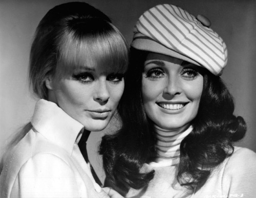 trash-fuckyou:  Elke Sommer & Sharon Tate in 1968