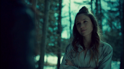 electricsymphony:Wynonna Earp ; 1x01, ‘Purgatory’ – ‘We could fight this thing, this curse, together