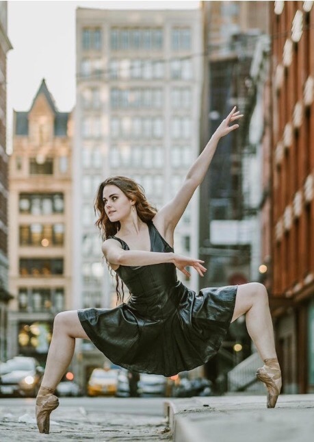 ballet-birdy:  Dancers on the streets of New York, photographed by Omar Z. Robles.
