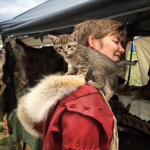 Continuing the goofy saga of me snuggling kittens at festivals&hellip; #kitty! #kitten #okanogan #ok