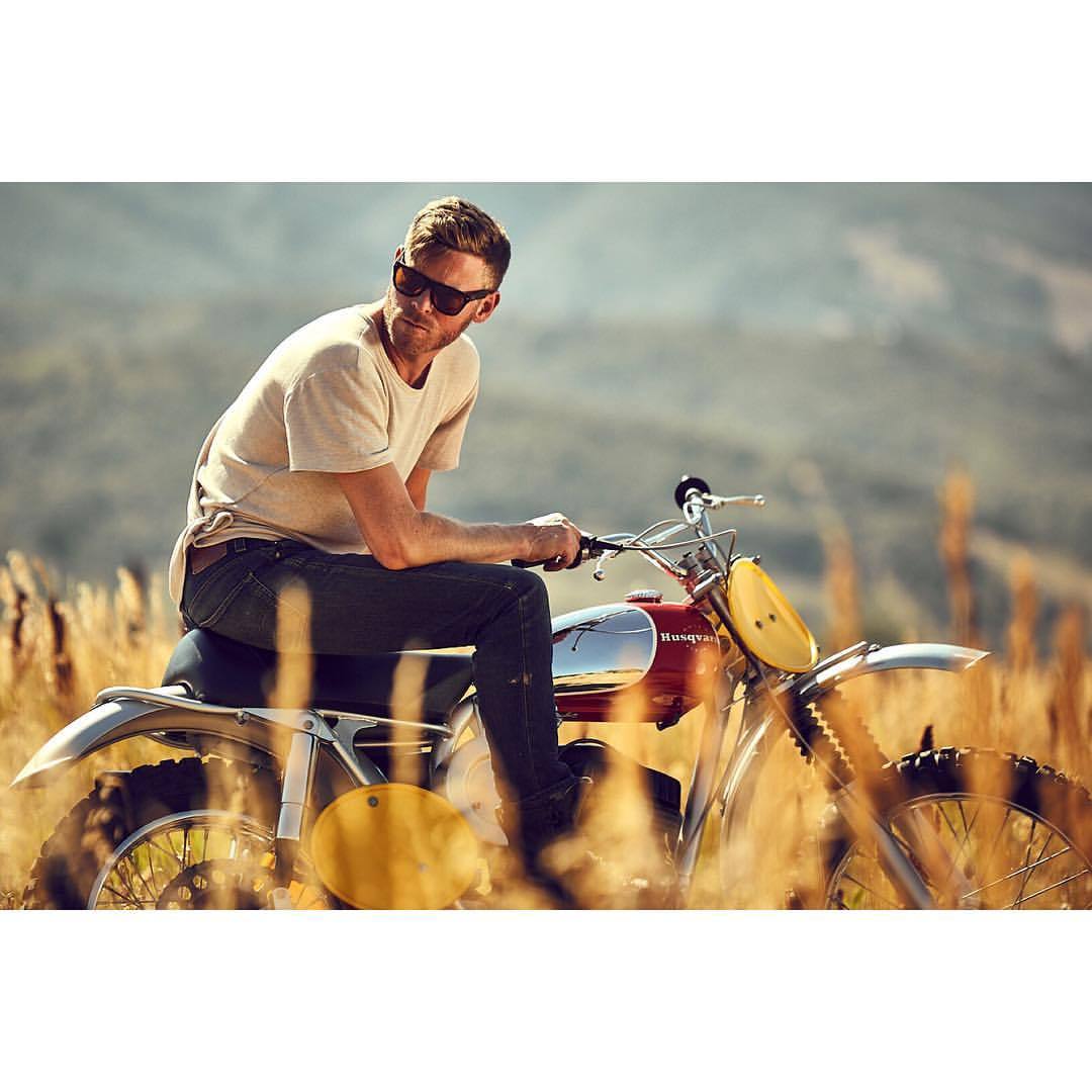 Making time stand still
•
#outtakes on shooting #stevemcqueen 1968 #husky viking 360 @blacksmithgarageeden
📷 @stanevansphoto
.
.
.
.
#bikes #motos #heritage #stanevansphoto #onanysunday #caferacersofinstagram #husqvarna #vintagebikes #upforadventure...