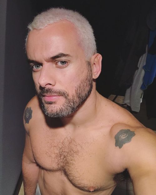https://64.media.tumblr.com/9ab7f3b3bd9352b83aa4fba75147f45c/c5536bebd0f33d7b-a6/s500x750/b1122638fdbb4c43f126a492f8bee9e65eb181cd.jpg