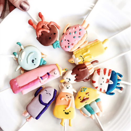 Candy Kingdom macaron pops! (