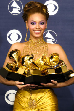 Women of color who recieved Grammy’s