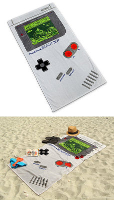 risasinmas:  Toalla de playa Game Boy