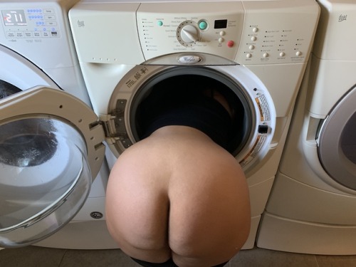 nixlynka: I got stuck in the laundry machine! Care to help me with some laundry? Come see the full p