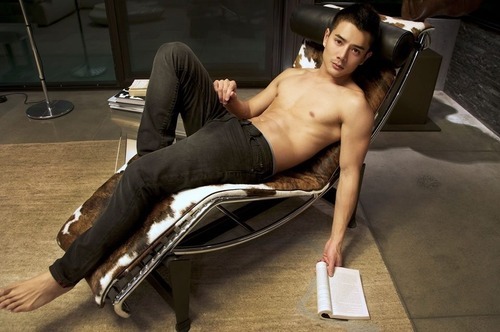 yumyumasianhunks:  yum yum Asian hunks. check out my blog