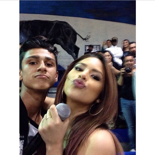 mizzjasminevillegasnewz:  Jasmine With Her Fans Last Night