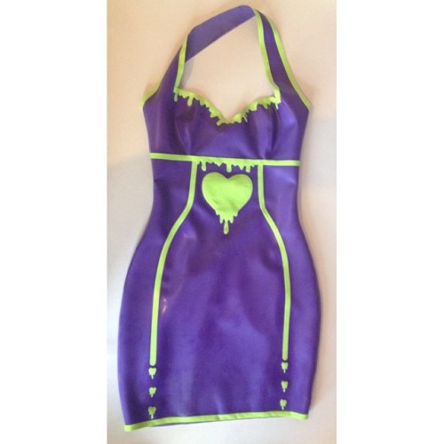 Violet and lime green so bright in the flesh! #latex #latexdress #blooddrip #heart www.violaceouslat