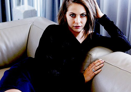 dailydccast:  It’s so much fun to play the bad girl. Everybody has that little