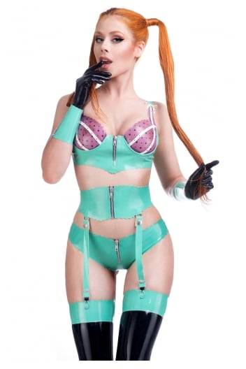 kyliemarilyn:  Is my B-Day 🍾💐🎂 in 4 days and Westward Bound has another