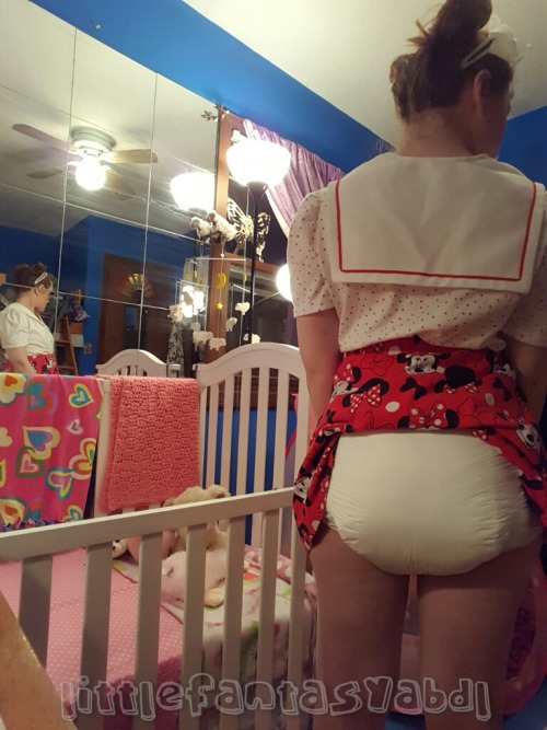 littlefantasyabdl:So that’s why Minnie’s skirt is so poofy!