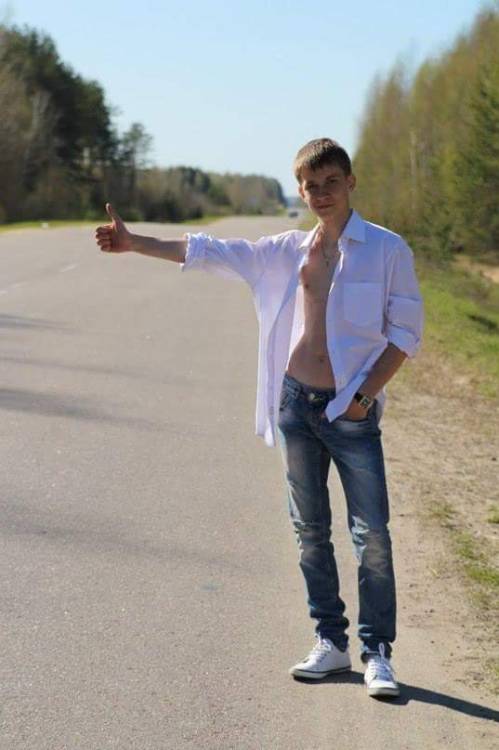 andyboy14: If I did this…I wonder how many guys would pick me up…. I would