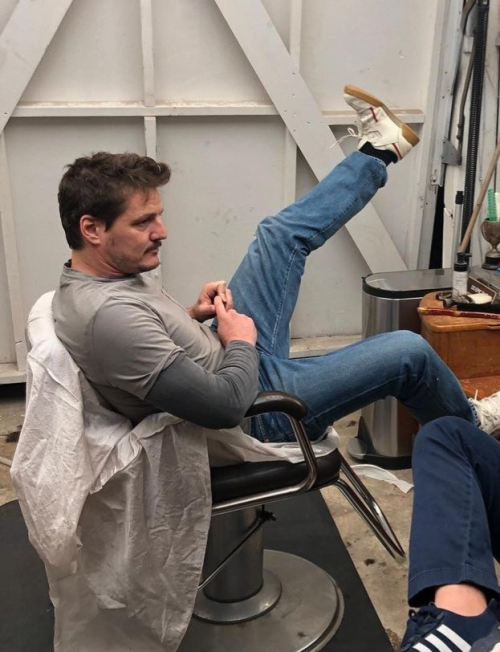 Pedro Pascal: Butwhat If I Didnt JUST Sit In The Chair??