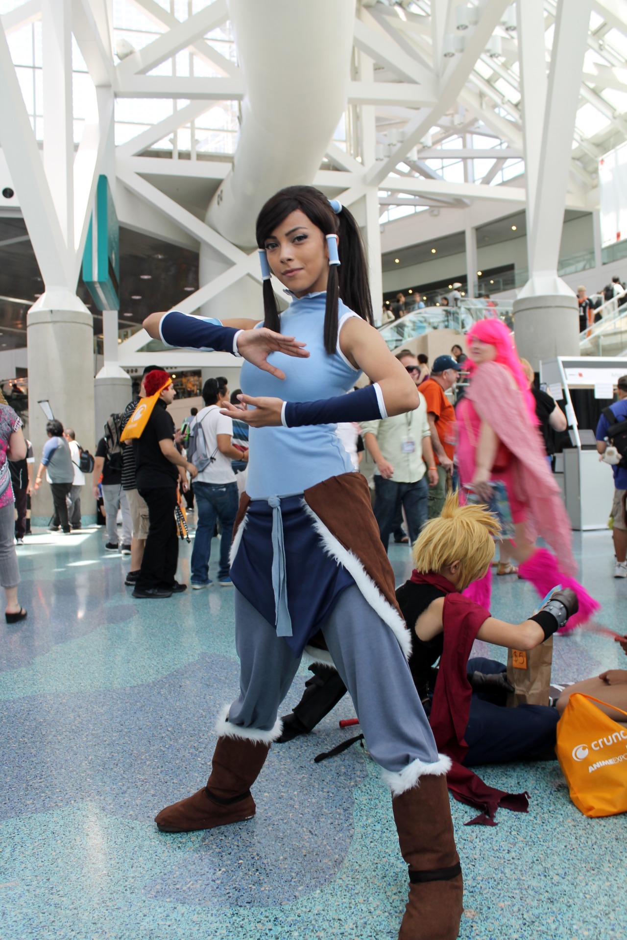 canoncosplayers:  Phenomenal Avatar Cosplay!Cosplayers unknownPhotography: Canon