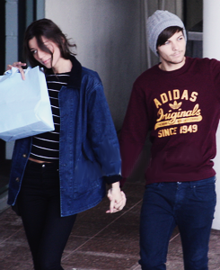 justelounor:  Louis and Eleanor arriving at Rod Laver Arena, Melbourne - 28.10 x