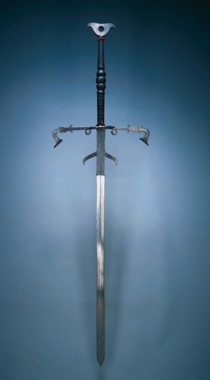 German Zweihander (two-handed) Sword of the bodyguard of Duke Julius of Brunswick-Lunüneberg, OaL 73