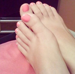 I like girl's feet