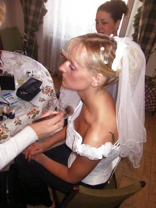 Wedding nipple slip girls