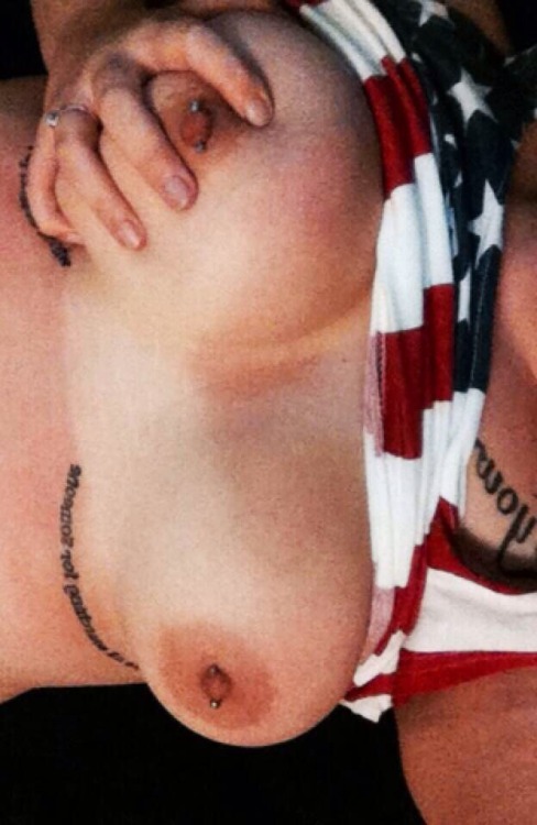 xowitchbitch:  Sup tan line 