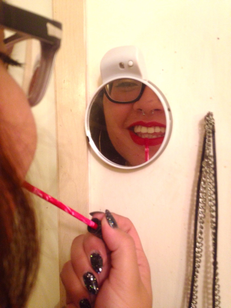 gettin artsy while lil&ndash;queen gets ready