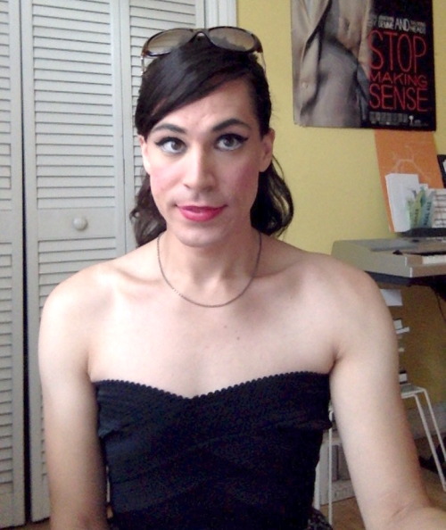 dressupgeekout:  Hello Tumblr. I think I look super pretty today. Thank you for your attention.  B-e