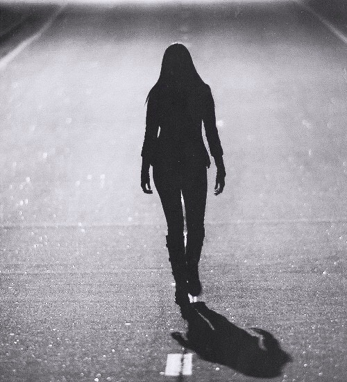Se ne va in silenzio chi non torna più.justhewayouare