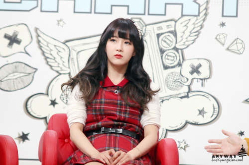 02/20 Hyun Young fantaken @ Mnet WIDE Moon Hee Jun’s Pure 15 recording by AnyWa