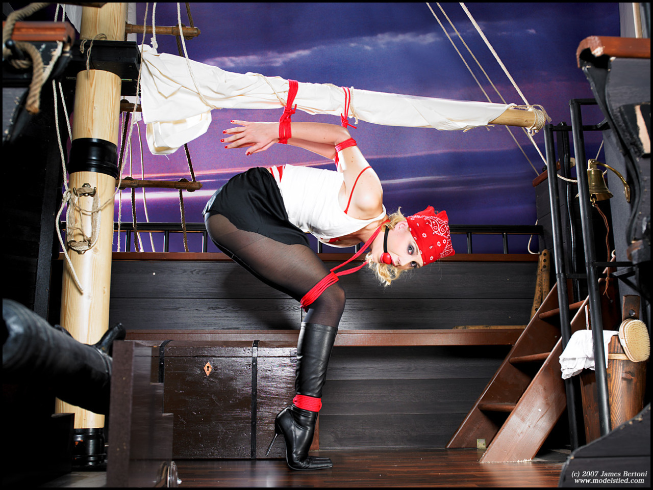 graybandanna:  Tied pirate 