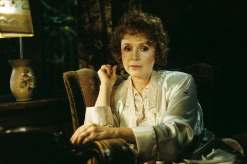 Happy birthday to the legendary Piper Laurie!Listen to excerpts from her audiobook over at t