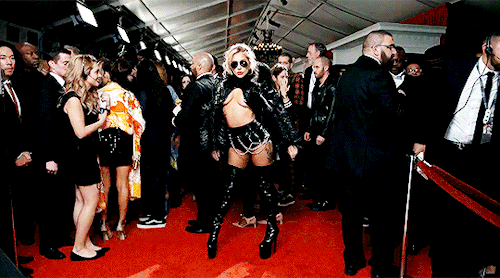 Porn Pics mother-gaga:Lady Gaga arrives at the 59th