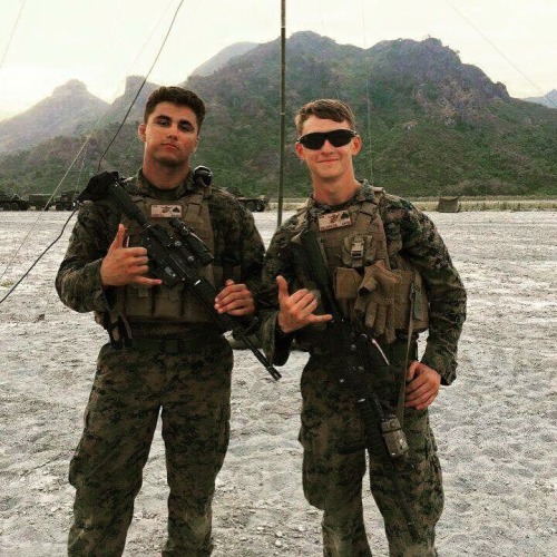 militarymencollection:  Military Men via http://hot-military-men-for-u.tumblr.com
