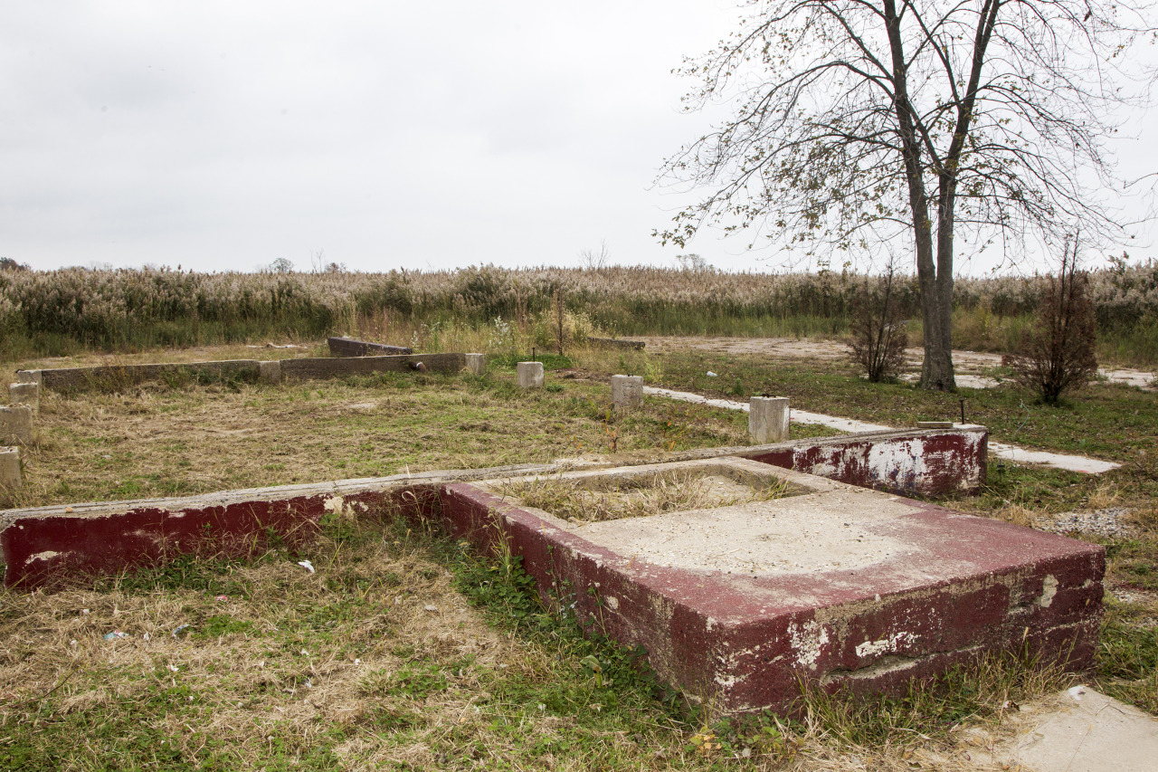 yahoonewsphotos:  A ghost town on Staten Island Of all the neighborhoods hammered