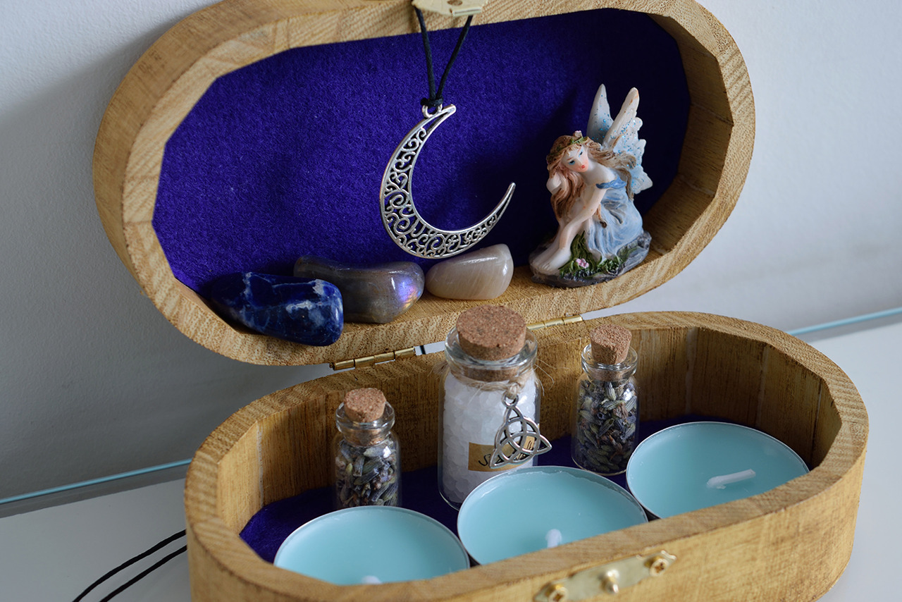 pin-jar-uk:Fairy Boxes! Available on Etsy.