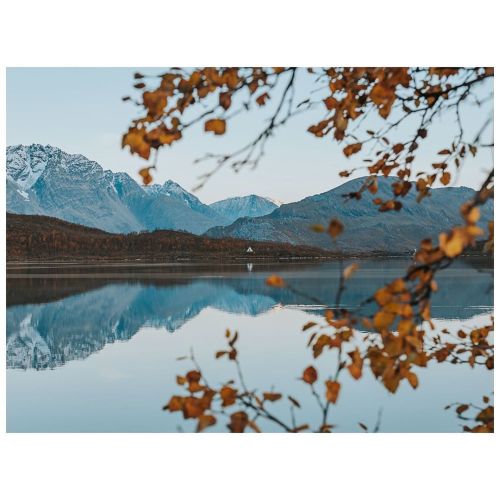 Autumn moments of wonder . . . ———————————————————— #puremagic #favoriteplace #tromsø #lyngen #anot