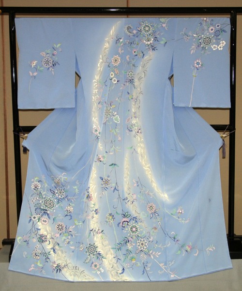 The 43rd Traditional Kaga Yuzen Craft ExhibitionVisiting kimono “Toone”  by Ichi MattoI 