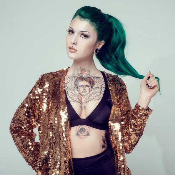   Victoria van Violence  Photo: Benedikt Ernst H&amp;M: Angi Delrey Jacket: Iron