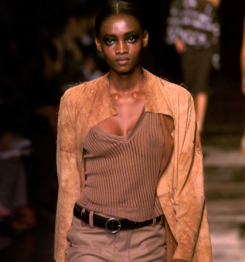 oluchi @ ysl ss02