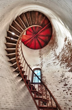 lifeissuchabeach:lighthouse stairs…