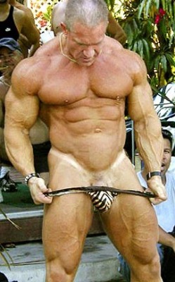 majesticmuscle:  Worshipping him would be