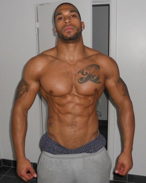 lovedirty:  Now here’s a whole lot of man