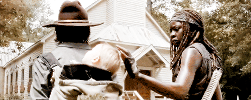 alwayssodramatic-deactivated201: Michonne &amp; the Grimes Family + affection